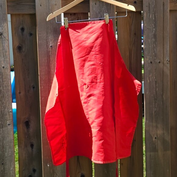 FESTIVE Bath and Body Works Employee Apron Red Gingham Pockets Tie Back Apron - Picture 6 of 7